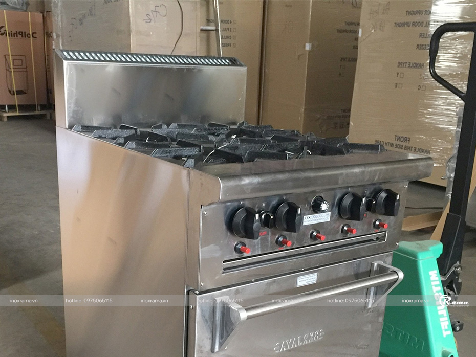 Bếp âu 4 họng có lò nướng Berjaya DRO4-17