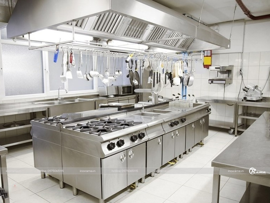 Bếp âu 4 họng có lò nướng Berjaya DRO4-17